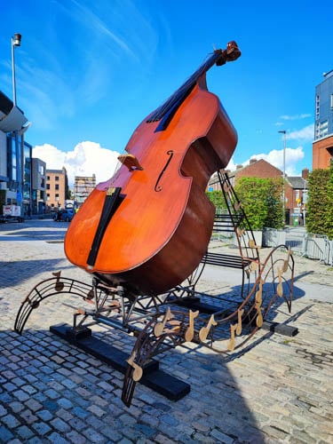 Giant Fiddle